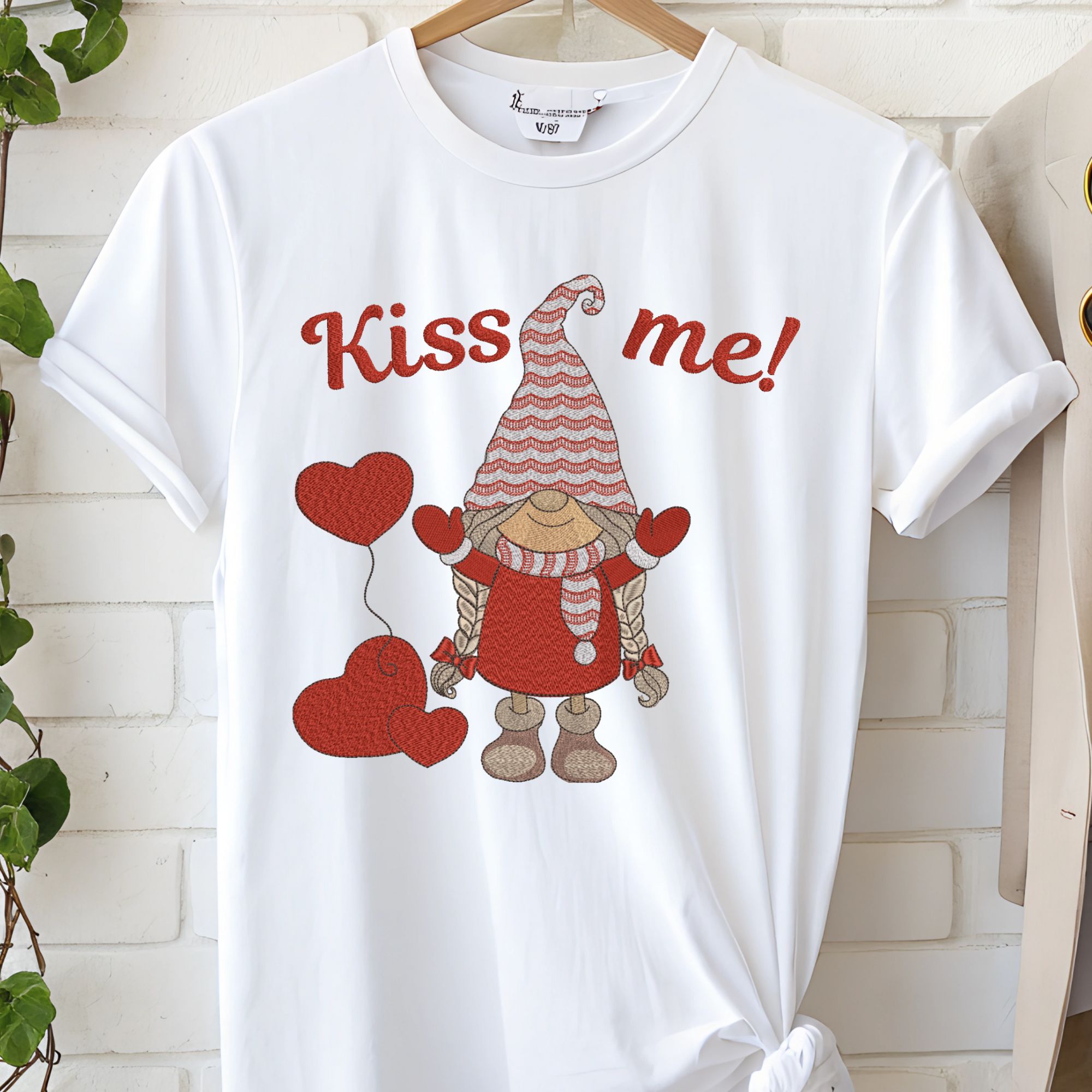 Valentine Cute gnome and heart baloons-9