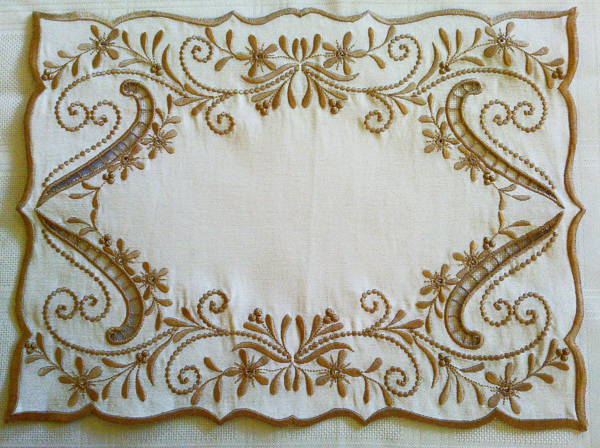 VINTAGE CUTWORK -3