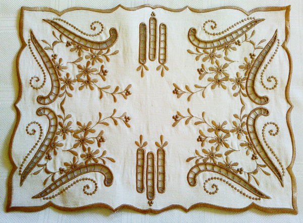 VINTAGE CUTWORK -4