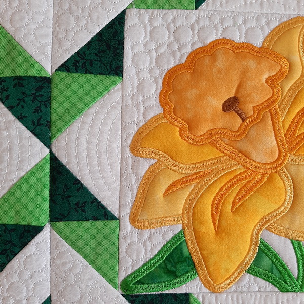 Quilted Daffodil Table Runner-7