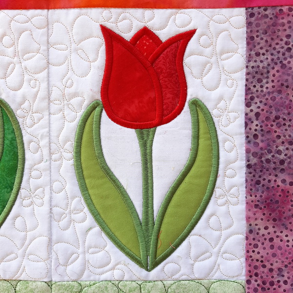 ITH Quilted Tulip Table Runner-9