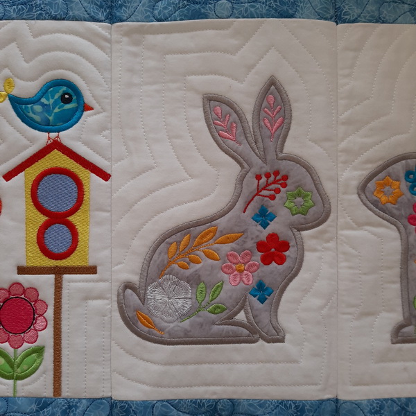 Applique Bunny and Flower Table Topper-6