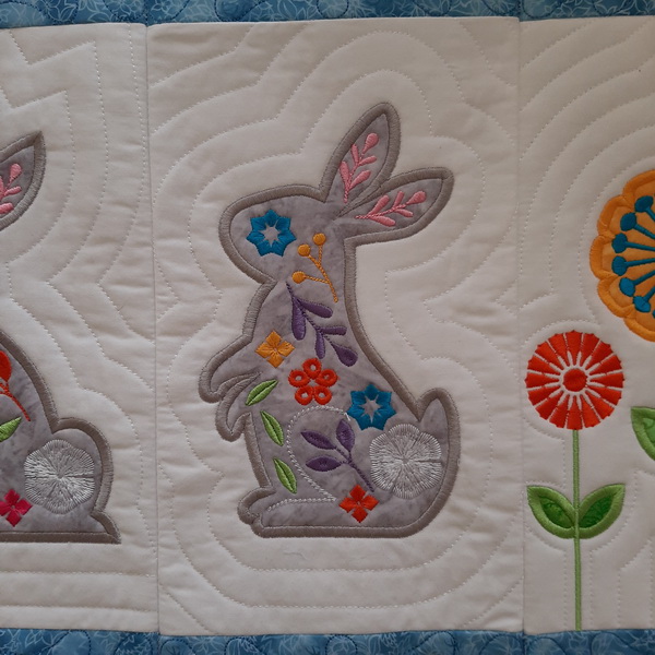 Applique Bunny and Flower Table Topper-8