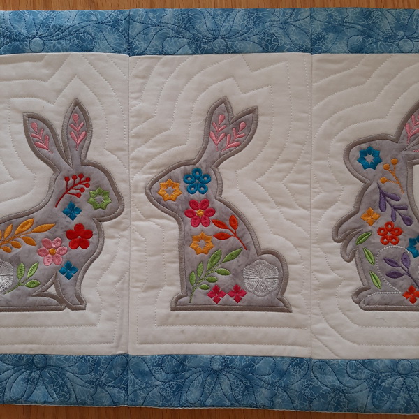 Applique Bunny and Flower Table Topper-14