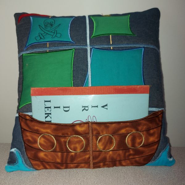 ITH Pirate Reading Pillow-13