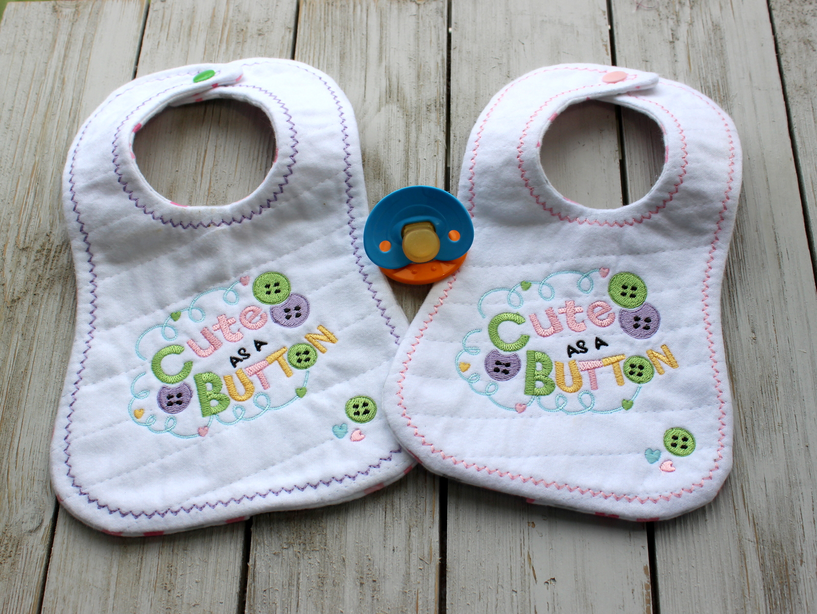 Cute Button Bibs (XL hoops) | OregonPatchWorks