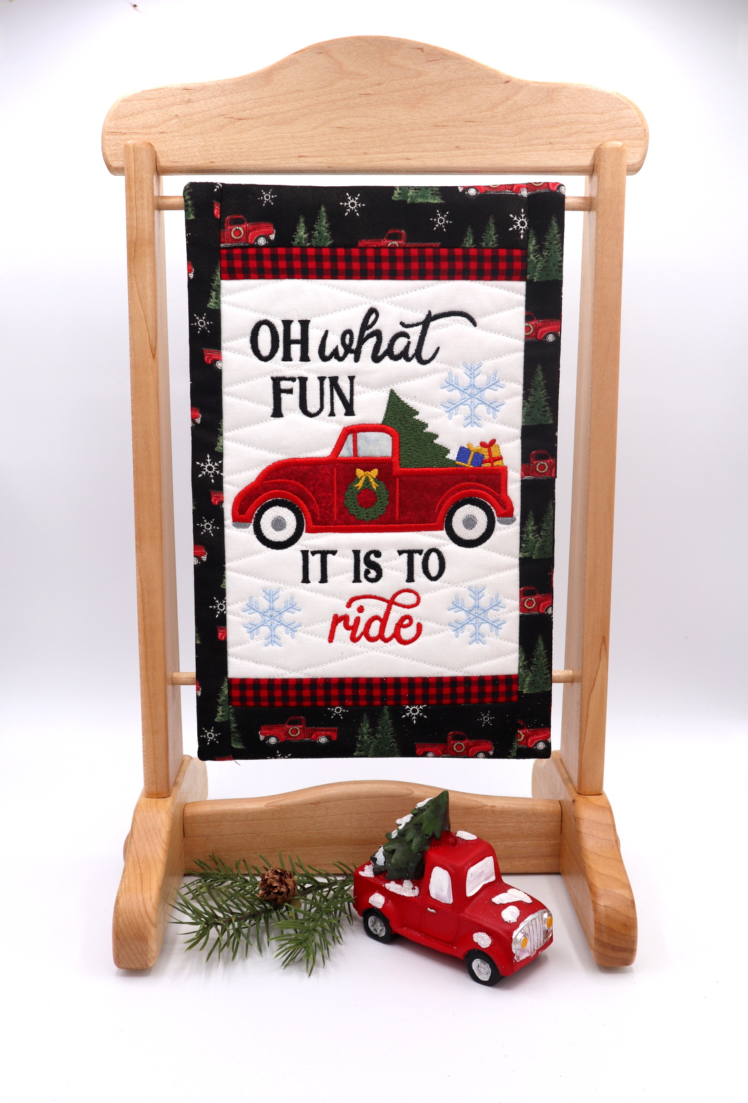 Christmas Truck Mini Quilt (7x11)-3